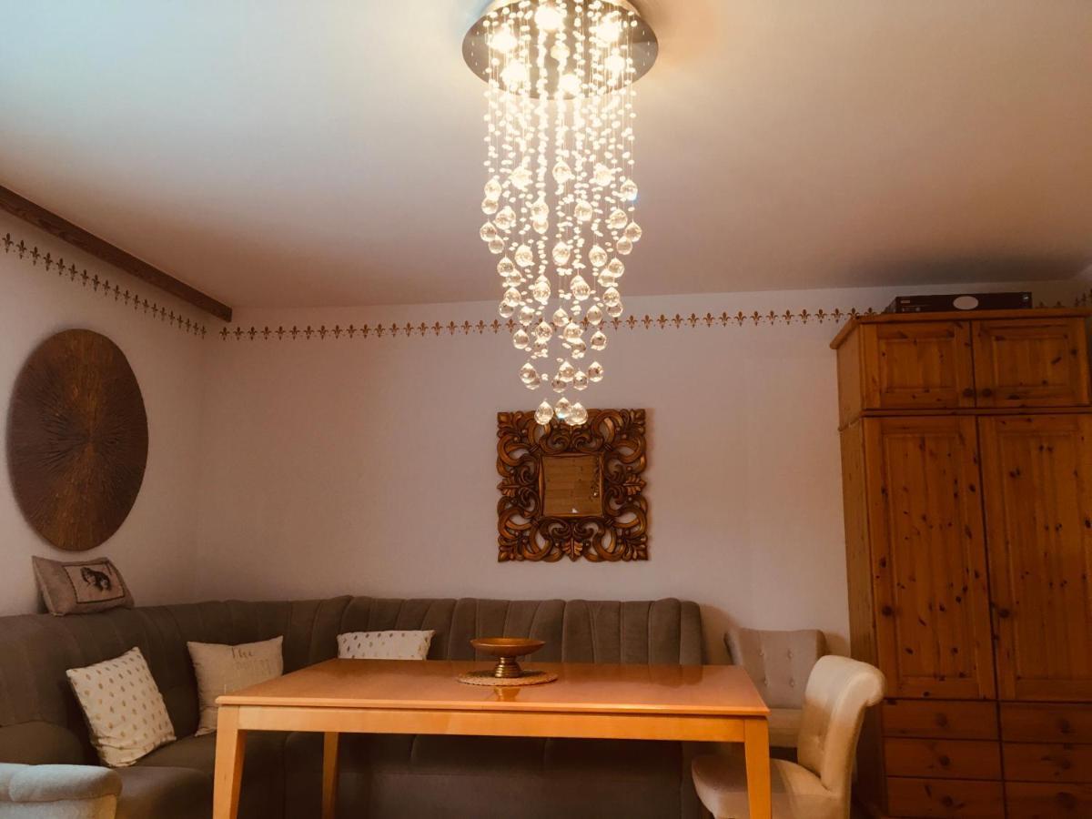Familienapartment Mit Balkon Und Garten Apartment