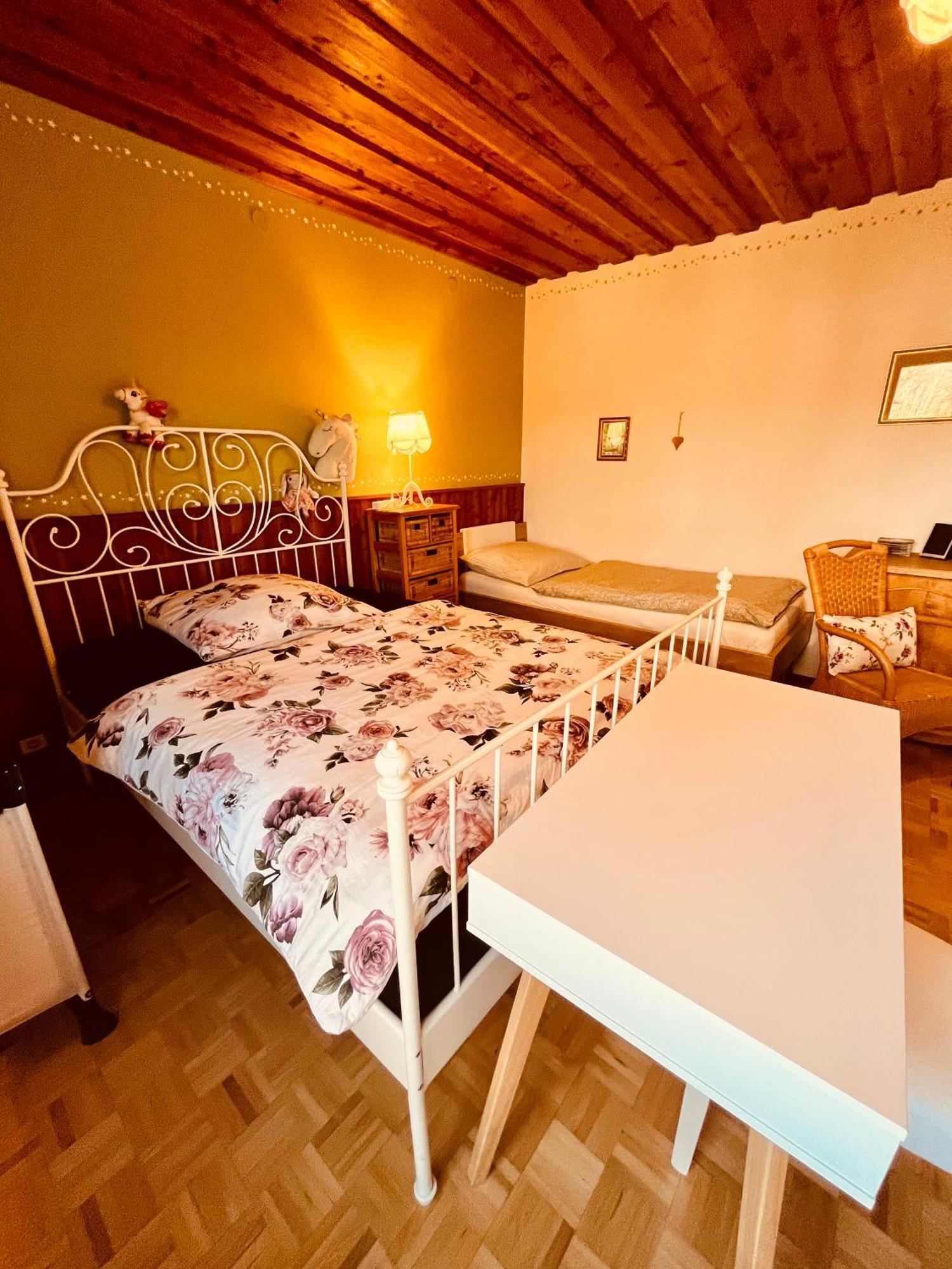 Apartment Familienapartment Mit Balkon Und Garten *